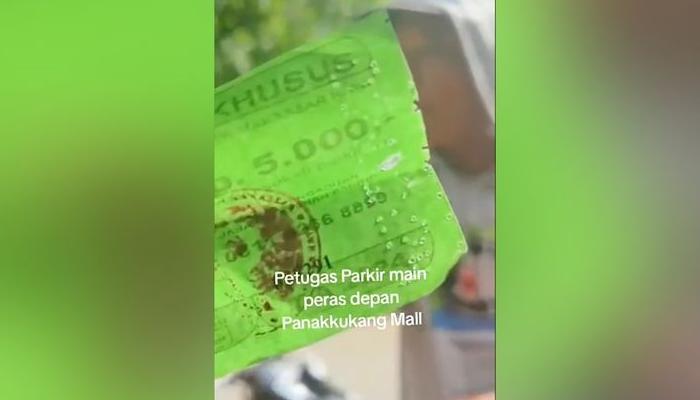 Viral di Media Sosial Jukir di Makassar Palak Pengemudi Bayar Parkir